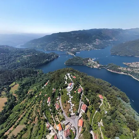 Mit Und Bergblick